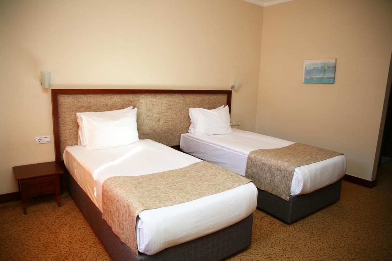 West Davraz Hotel Çobanisa Dış mekan fotoğraf