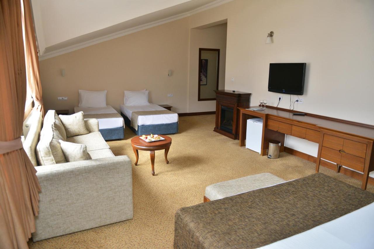 West Davraz Hotel Çobanisa Dış mekan fotoğraf