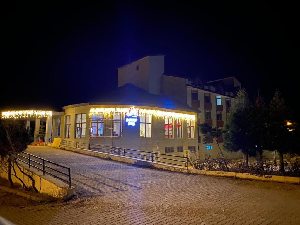 West Davraz Hotel Çobanisa Dış mekan fotoğraf
